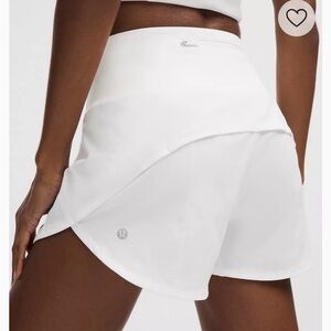 lululemon Women's White speed up lined Shorts 4” size 8 LIKE NEW Sold out!!
